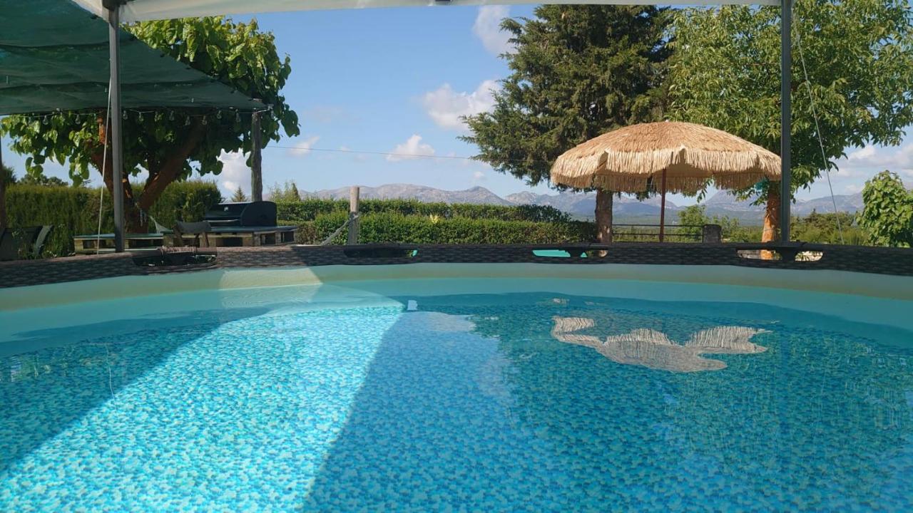 Foremana: Tranquil Country With Entertainment And Outdoor Adventures Albunuelas